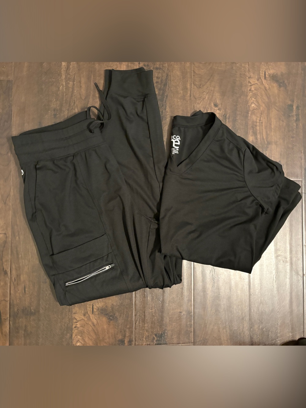 Barco One Black scrub set